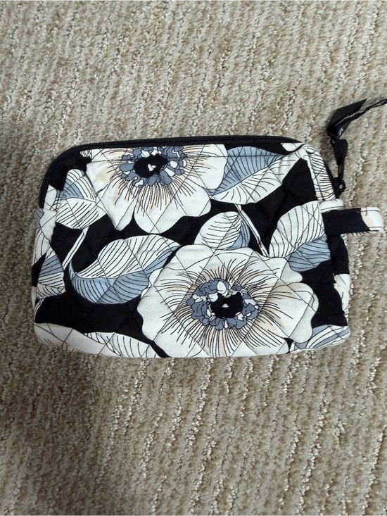 Vera Bradley Handbags - Vera Bradley Camellia Large Zip Cosmetic Bag Case Travel GUC